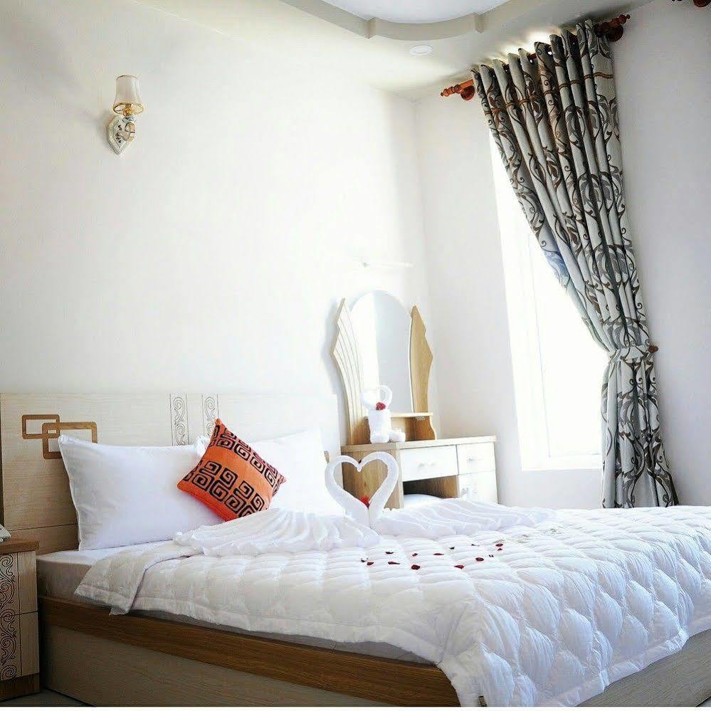 Jiny Tran Hotel Duong Dong  Екстер'єр фото