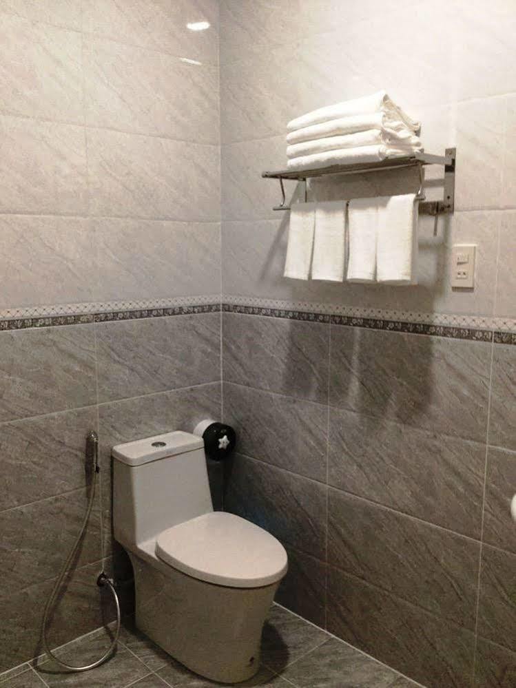 Jiny Tran Hotel Duong Dong  Екстер'єр фото